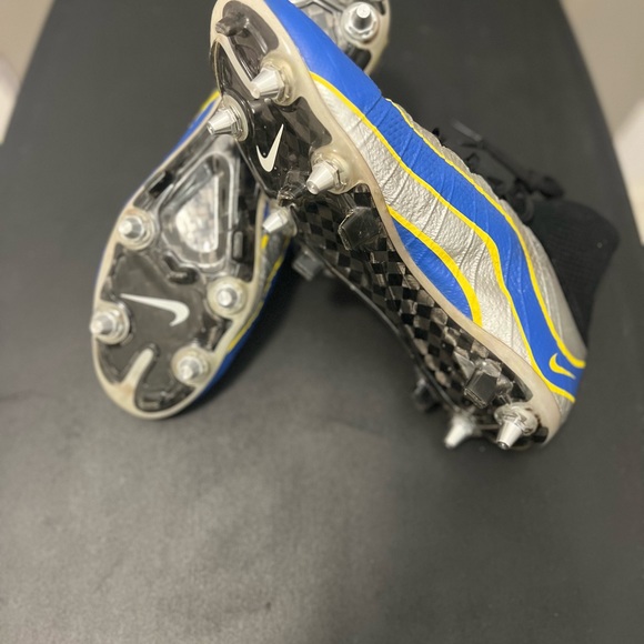 Nike Mercurial Superfly 4 R9 - Picture 2 of 3